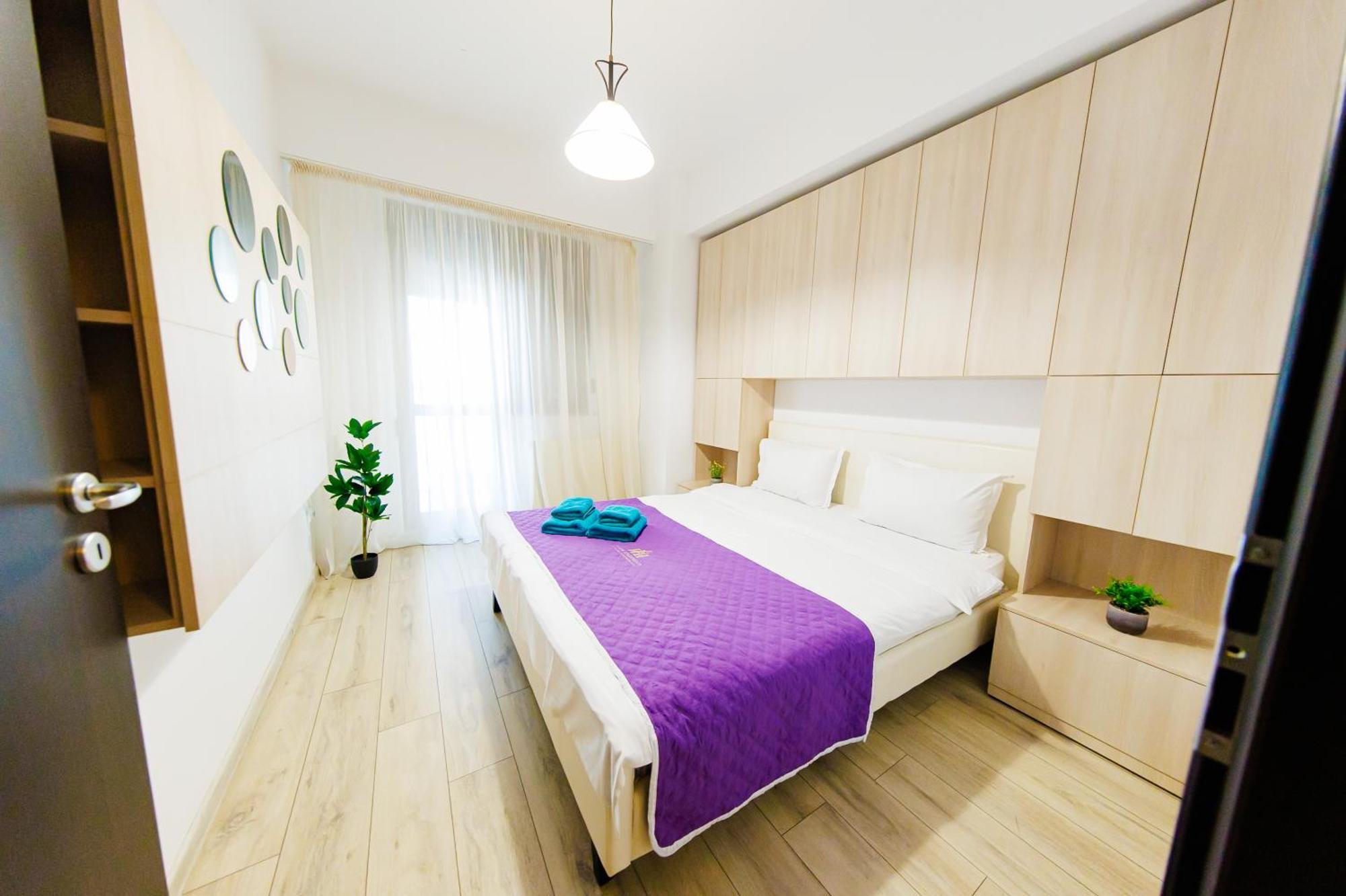 Luxury Lazar Towers Palas Mall Area Iasi Exteriör bild