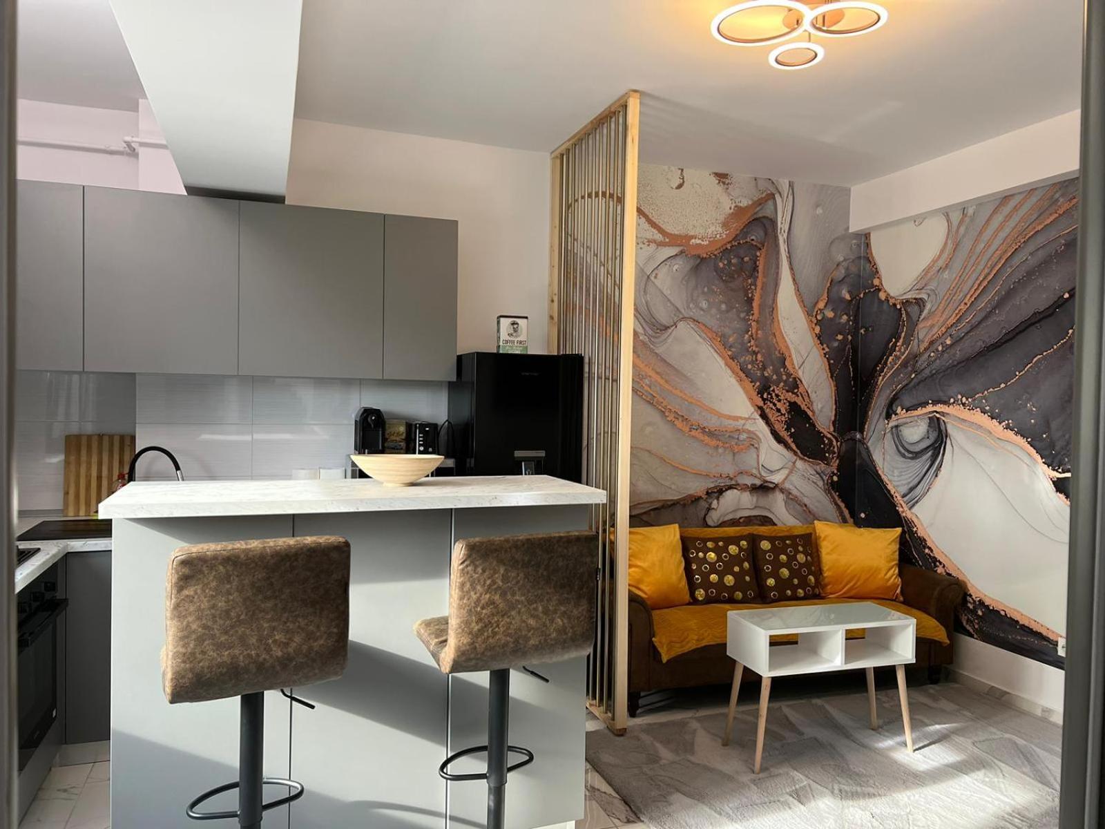 Luxury Lazar Towers Palas Mall Area Iasi Exteriör bild