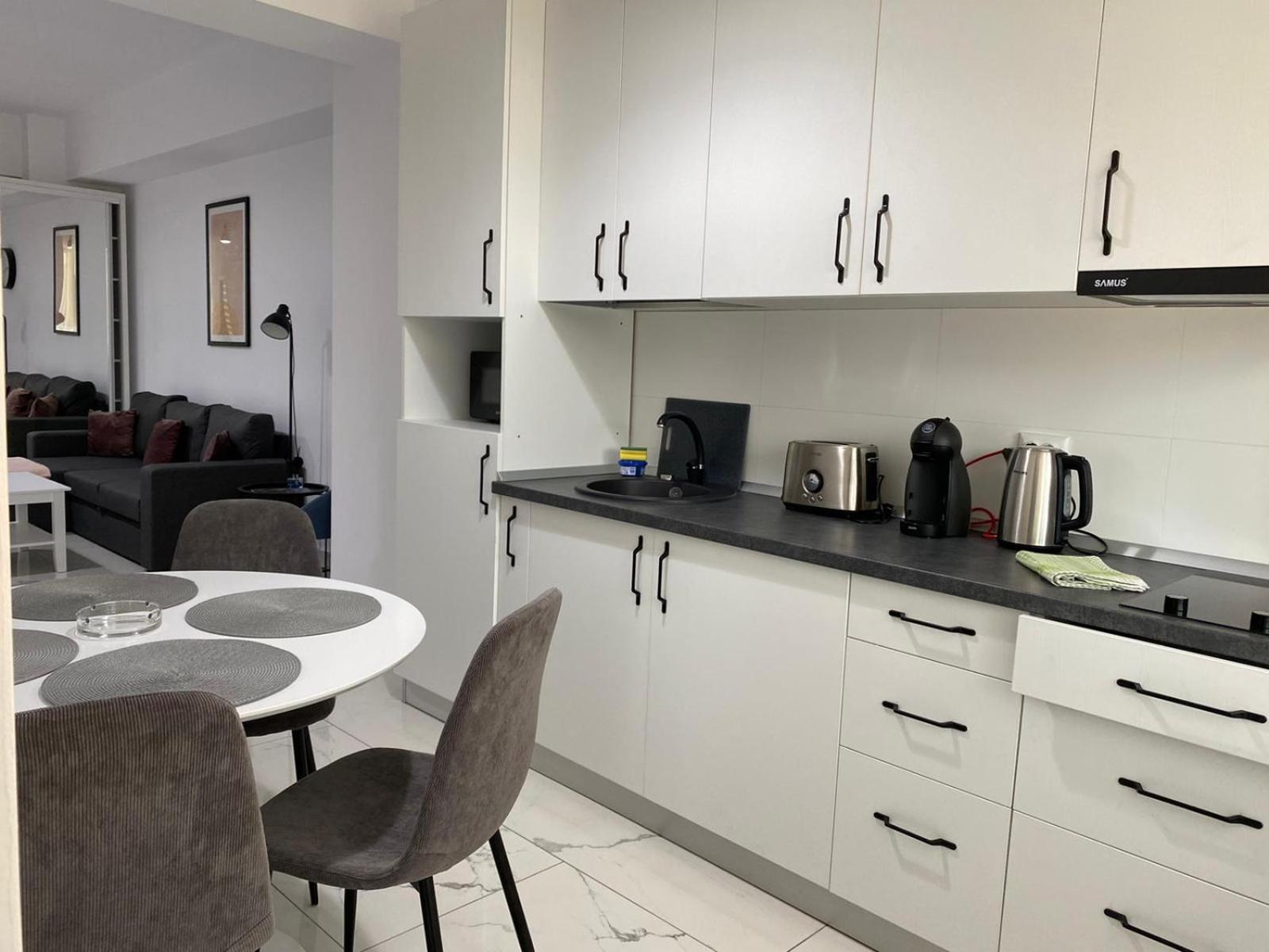Luxury Lazar Towers Palas Mall Area Iasi Exteriör bild