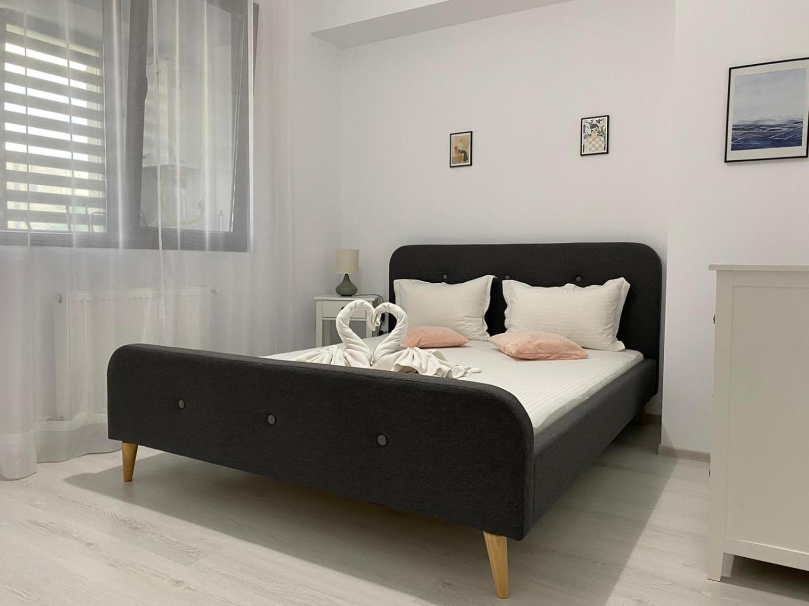 Luxury Lazar Towers Palas Mall Area Iasi Exteriör bild
